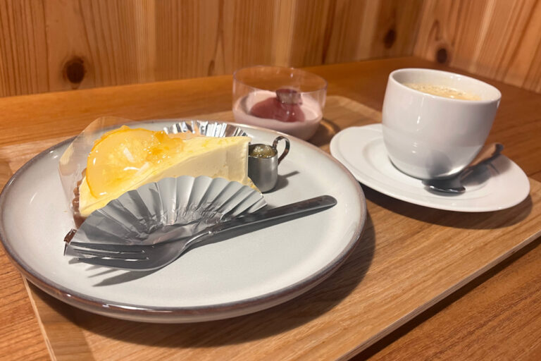 お菓子とくつろぎとこむぎさんの瀬戸内レモンタルト